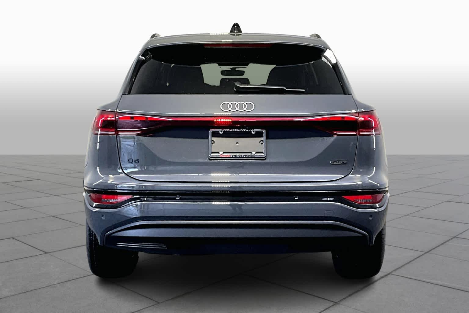 2025 Audi Q6 E-tron Premium Plus photo 4