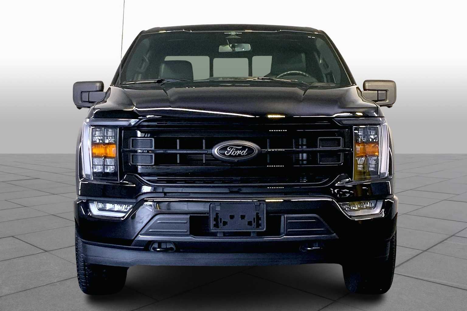 2023 Ford F-150 XLT photo 3