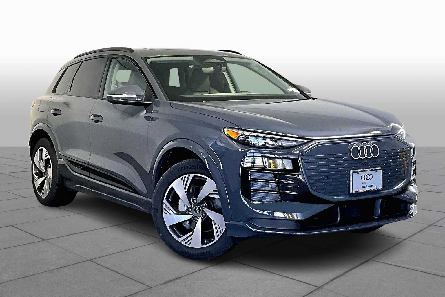 2025 Audi Q6 E-tron Premium Plus photo 2