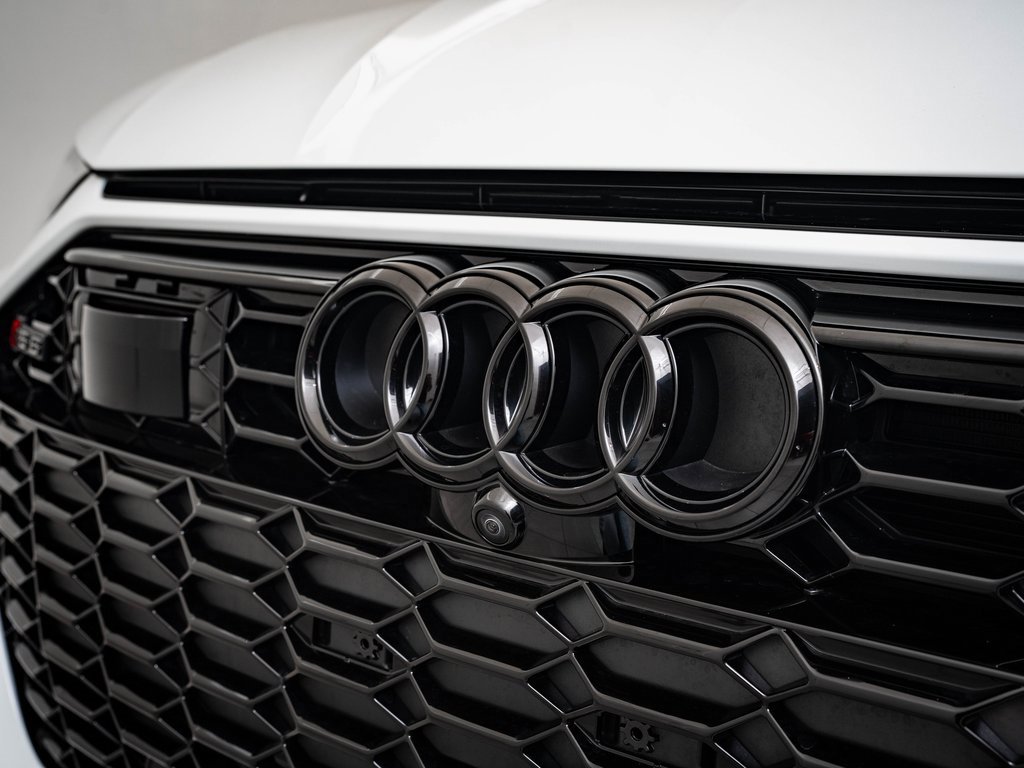 2025 Audi RS 6 Avant Performance Base photo 3