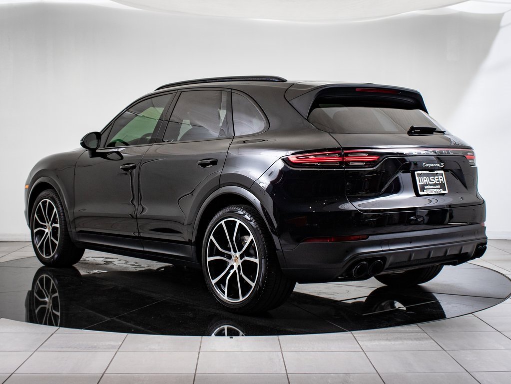 2019 Porsche Cayenne S photo 3