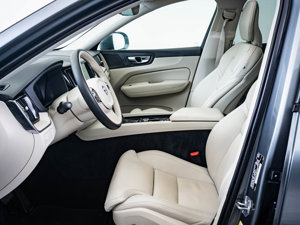 2021 Volvo XC60 T5 Inscription photo 4