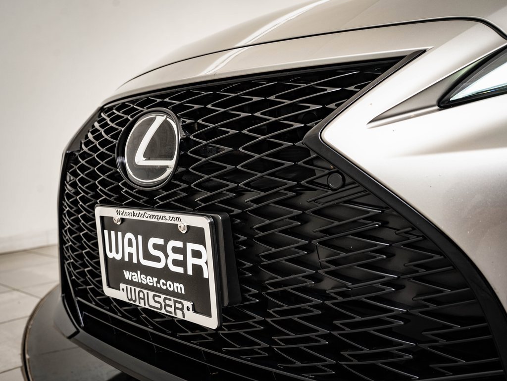 2021 Lexus IS 350 F SPORT photo 3