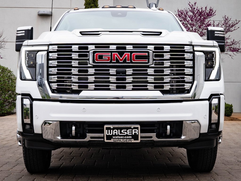 2024 Gmc Sierra Denali photo 2