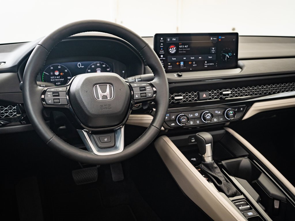 2025 Honda Accord Hybrid Touring photo 4