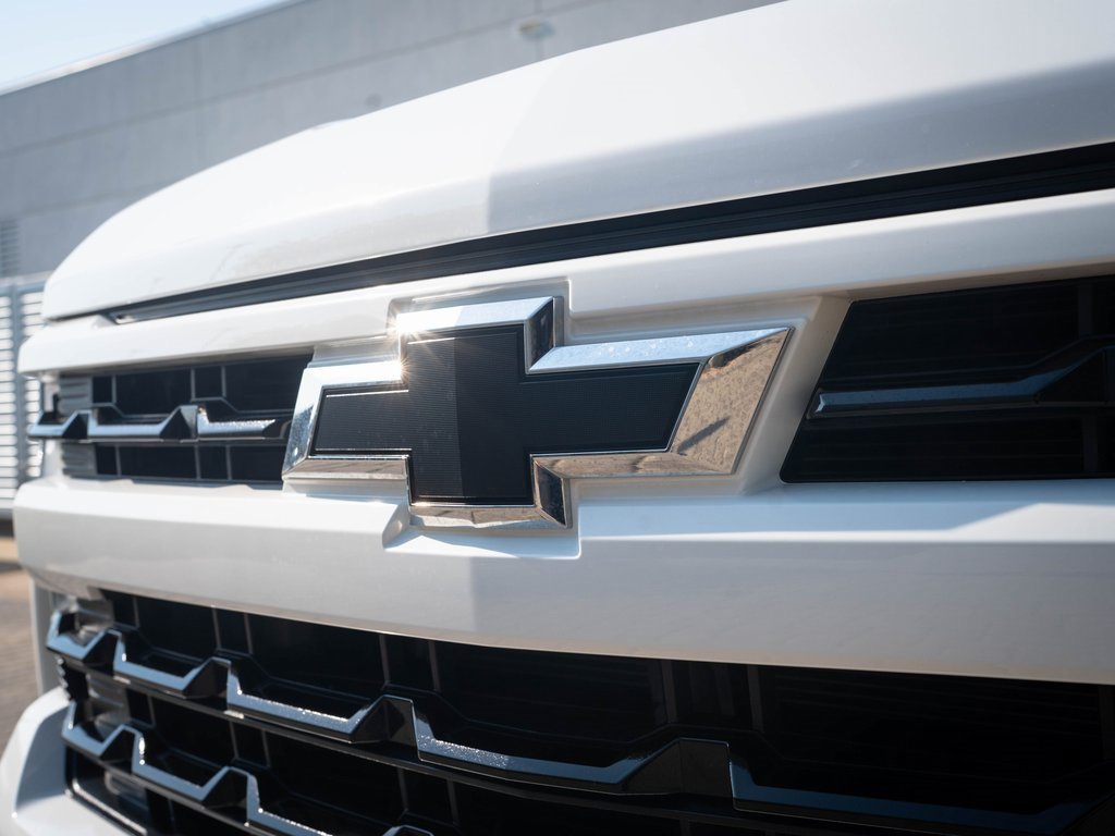 2024 Chevrolet Silverado 1500 RST photo 3