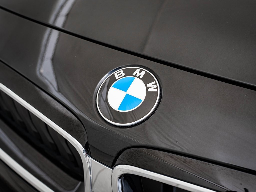 2023 Bmw 230i xDrive photo 3
