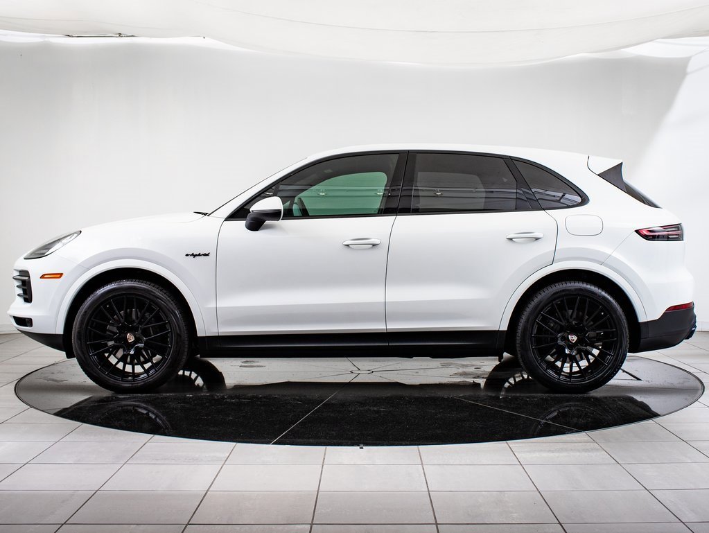 2021 Porsche Cayenne E-Hybrid photo 3