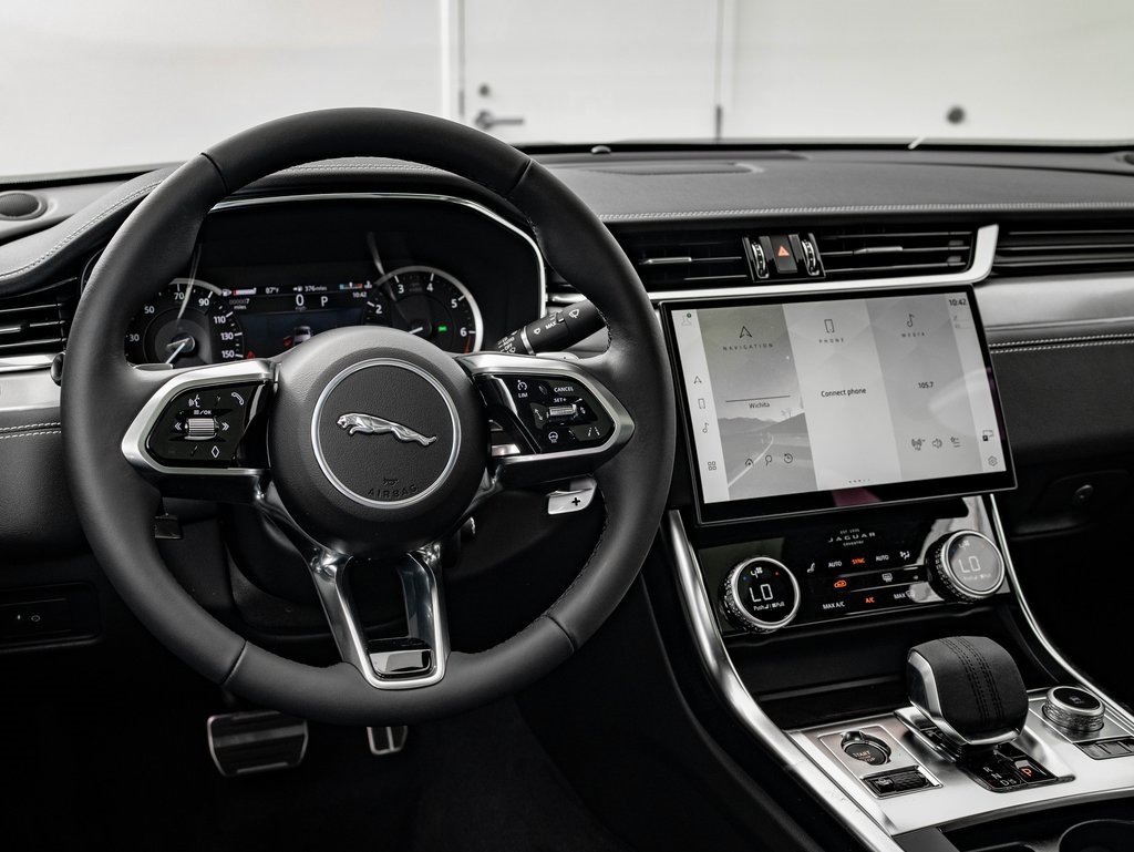 2024 Jaguar XF R-Dynamic SE photo 4