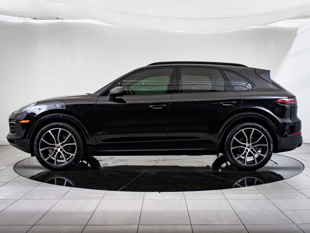 2019 Porsche Cayenne S photo 2