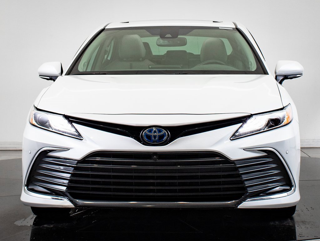 2023 Toyota Camry Hybrid XLE photo 2