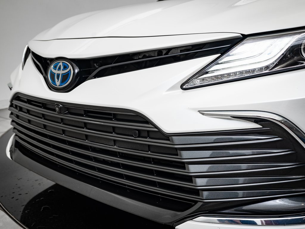 2023 Toyota Camry Hybrid XLE photo 3