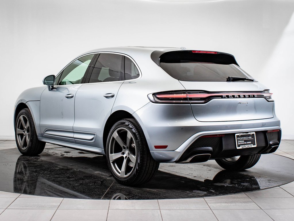 2024 Porsche Macan T photo 3