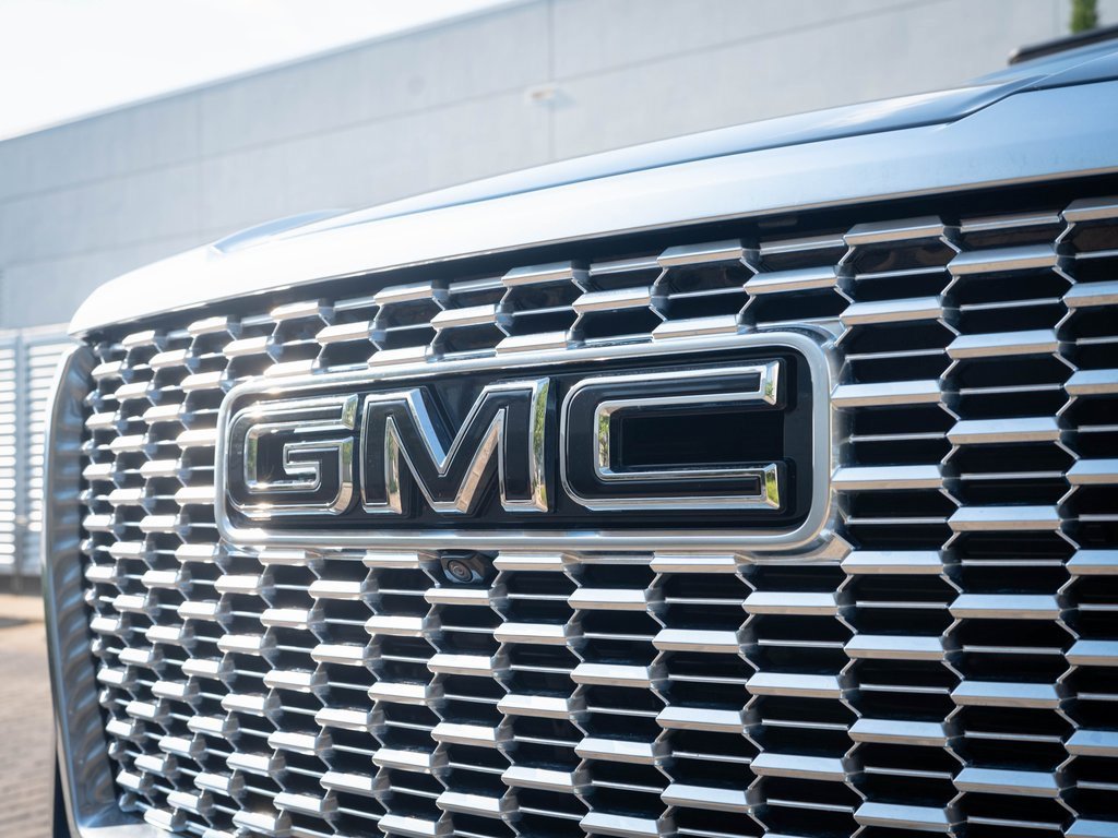 2024 Gmc Yukon Denali photo 3