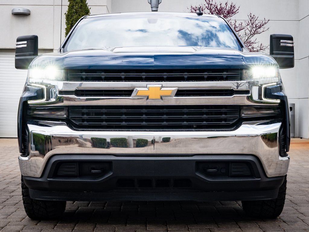 2021 Chevrolet Silverado 1500 LT photo 2