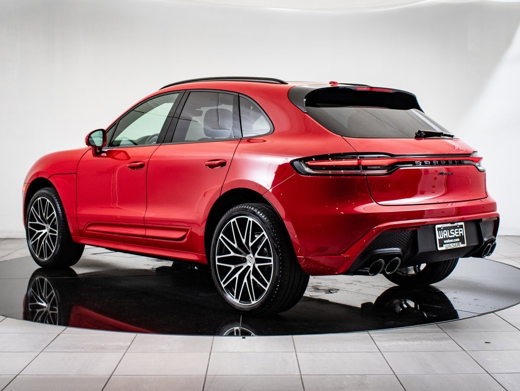 2025 Porsche Macan T photo 3