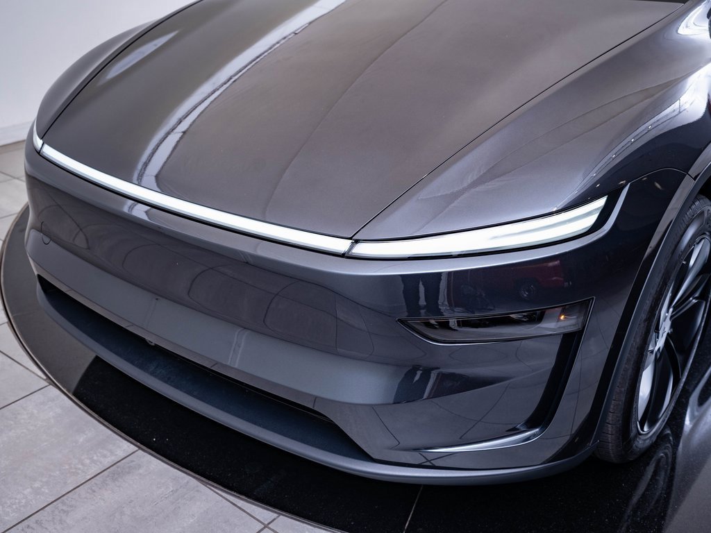 2026 Tesla Model Y Long Range photo 3