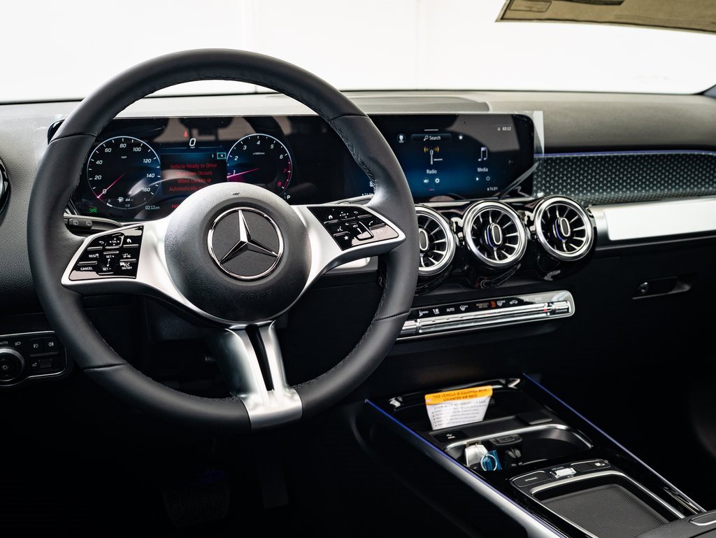 2024 Mercedes Benz GLB 250 4MATIC photo 4