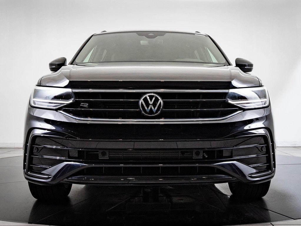 Used 2023 Volkswagen Tiguan SE R-LINE BLACK with VIN 3VVCB7AX4PM111879 for sale in Wichita, KS