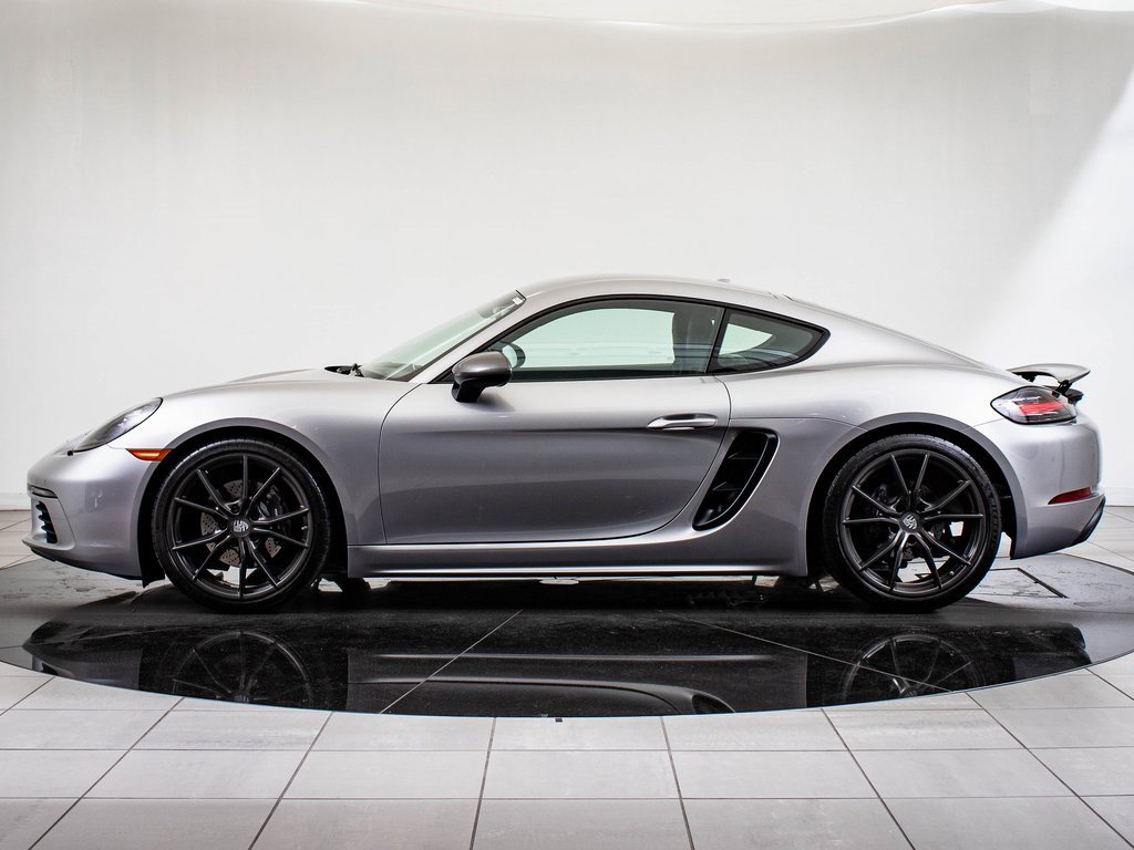2023 Porsche Cayman T photo 3