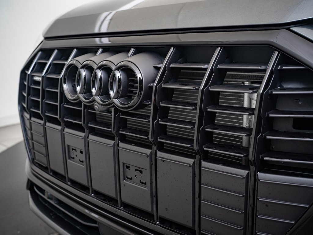 2025 Audi Q3 45 TFSI S line Premium Plus photo 3