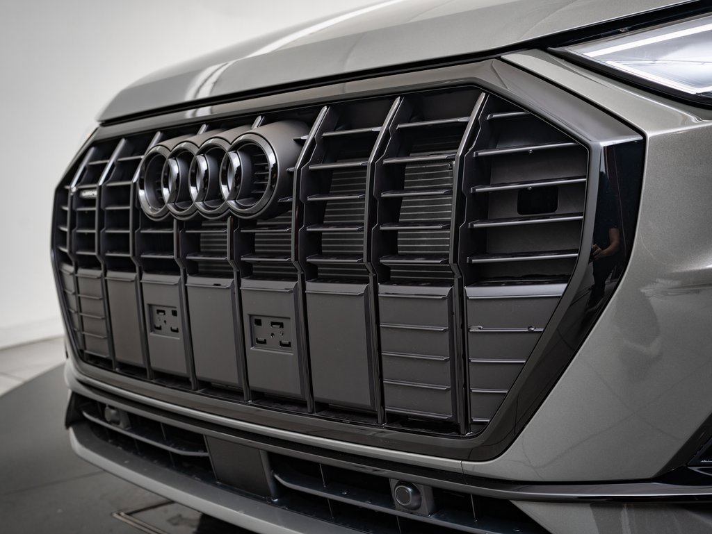 2025 Audi Q3 45 TFSI S line Premium photo 3