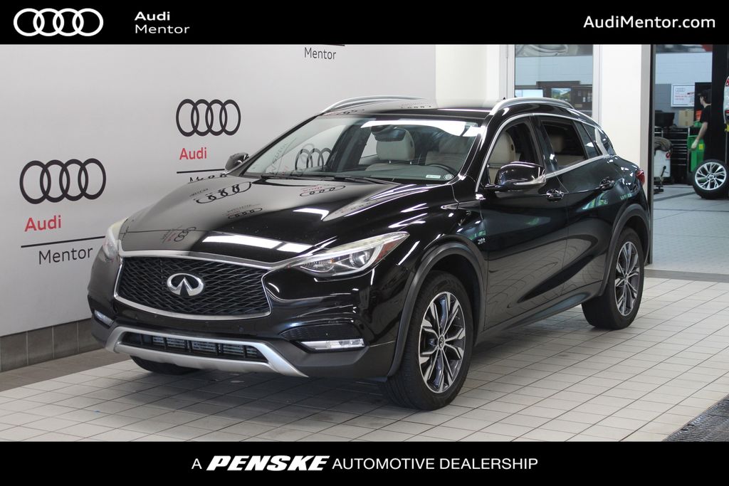 2018 INFINITI QX30 Premium AWD's photo