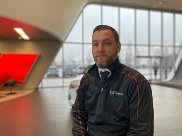 Staff member Jeff Ward from ID_e183620c1654