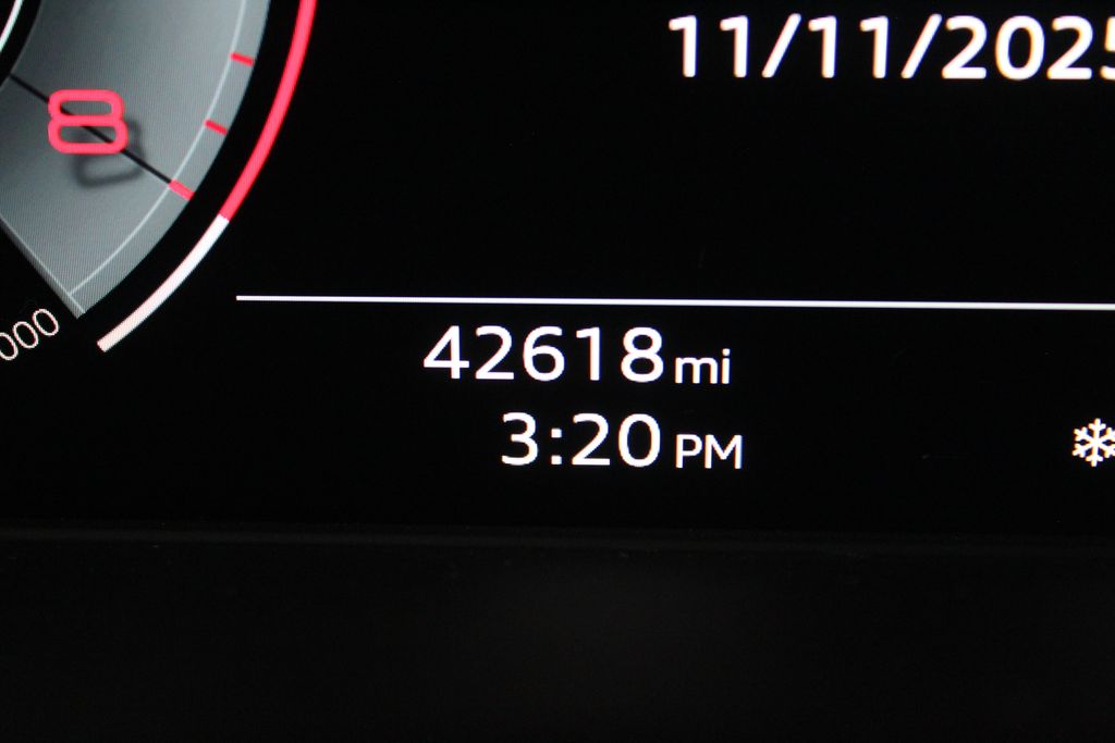 2023 Audi Q5 45 S line Prestige photo 2