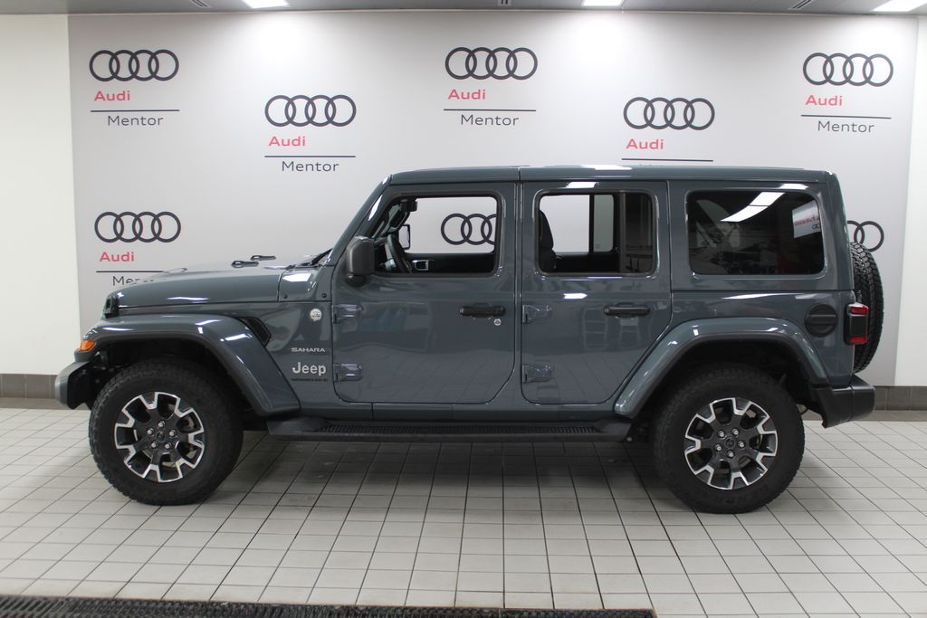 2024 Jeep Wrangler Sahara photo 2