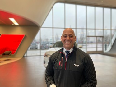 Staff member Steve Armstrong from ID_5871c8bd0a65