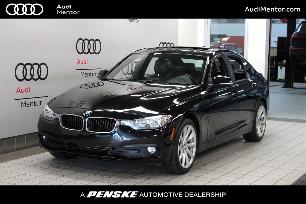 2016 BMW 3 Series 320i xDrive Sedan's photo
