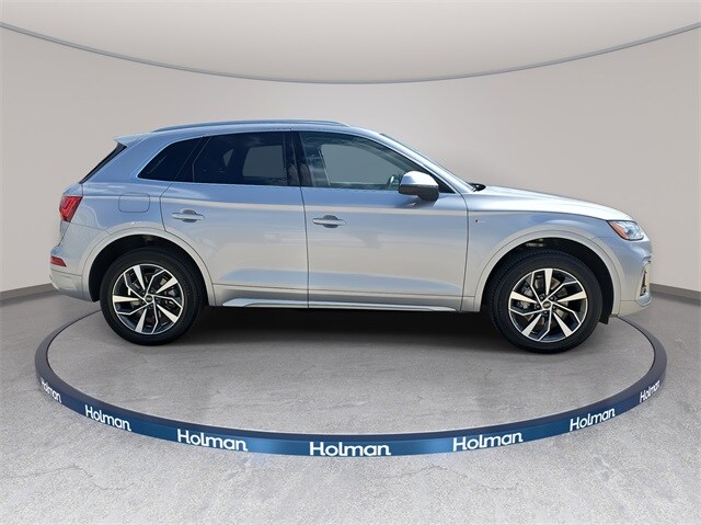 2024 Audi Q5 45 S line Premium Plus photo 2