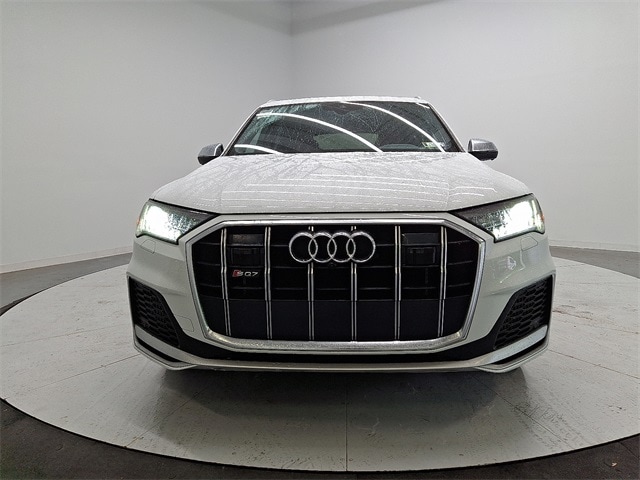 Used 2022 Audi SQ7 Premium Plus with VIN WA1AWBF72ND000546 for sale in Fort Washington, PA