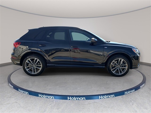 2024 Audi Q3 S line Premium Plus photo 2