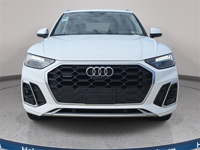 2024 Audi Q5 45 S line Premium Plus photo 2
