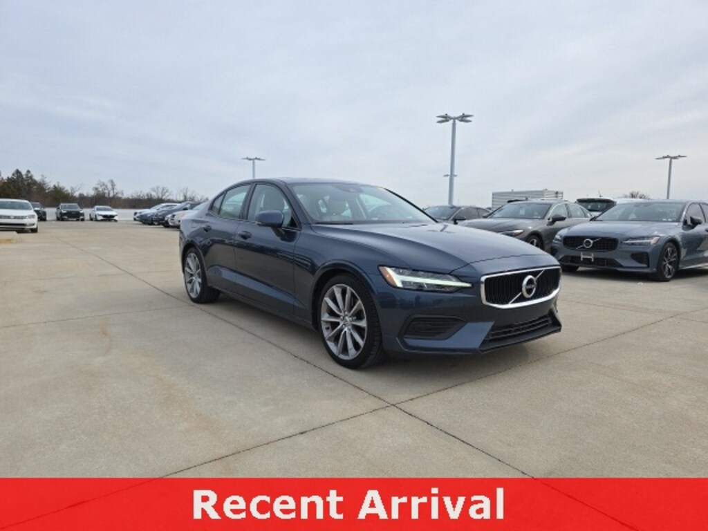 Used 2020 Volvo S60 T5 Momentum Sedan