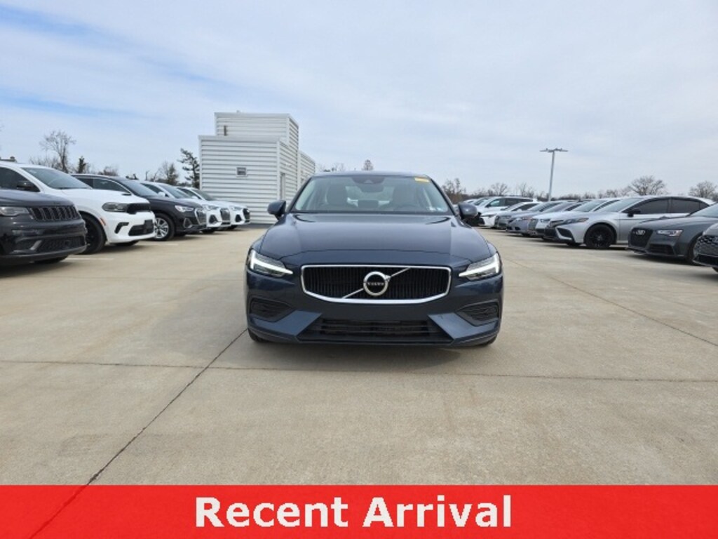Used 2020 Volvo S60 T5 Momentum Sedan
