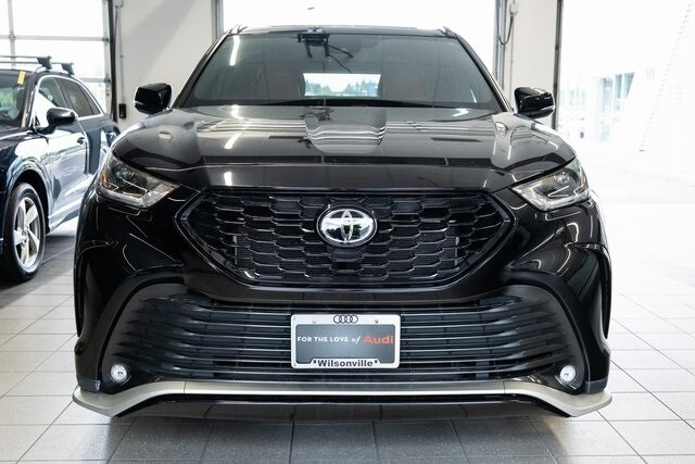 2022 Toyota Highlander XSE photo 2