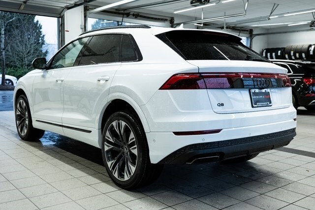 2025 Audi Q8 55 Premium photo 4