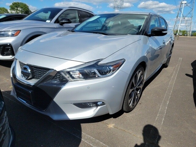 2017 Nissan Maxima SR photo 4