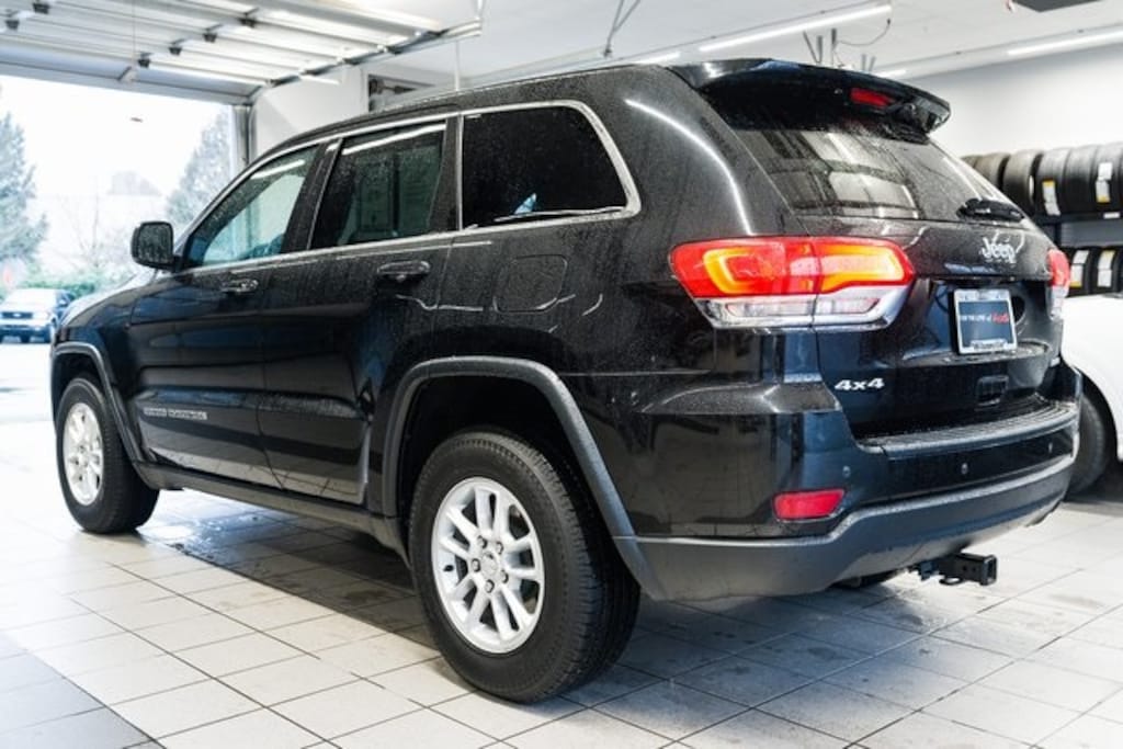 Used 2018 Jeep Grand Cherokee Laredo SUV