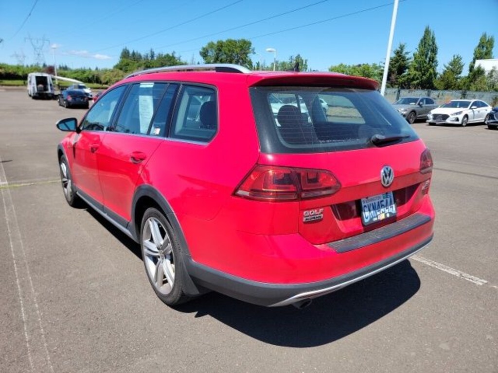 Used 2017 Volkswagen Golf Alltrack TSI SE Wagon