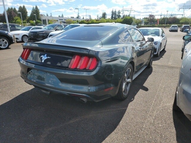 2016 Ford Mustang V6 photo 2
