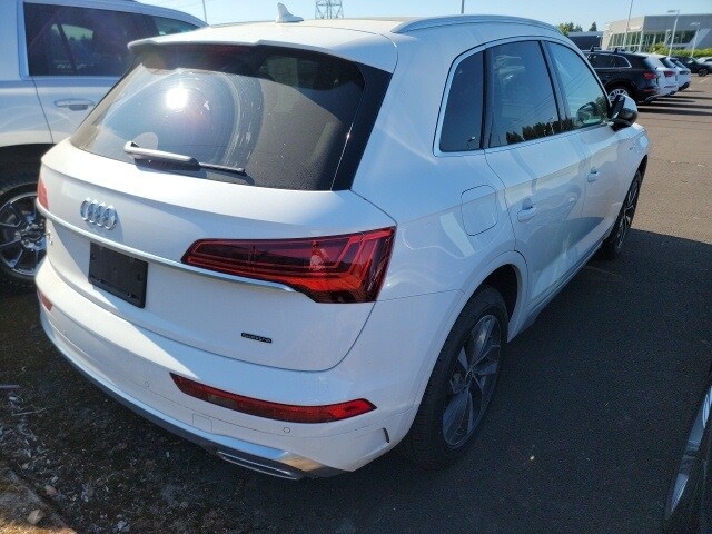 2024 Audi Q5 45 S line Premium Plus photo 2
