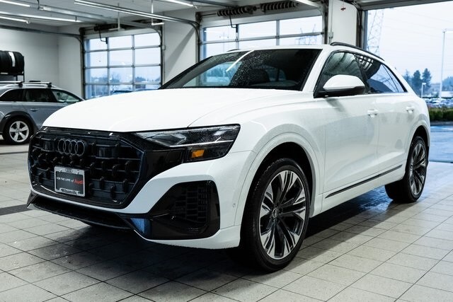 2025 Audi Q8 55 Premium photo 3