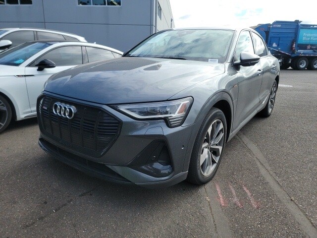 2021 Audi e-tron Sportback Premium Plus photo 2