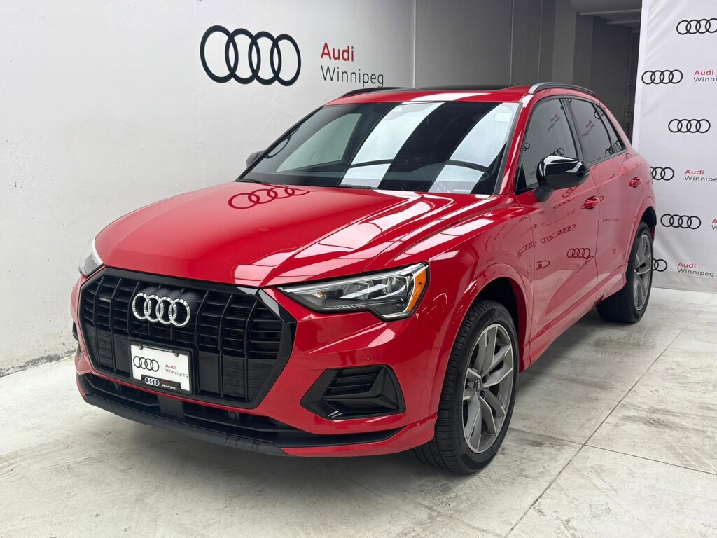 Certified 2024 Audi Komfort | Leather | Panoramic Sunroof | Power Tail SUV
