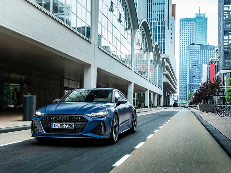 2024 Audi RS 7 Sportback Performance front view driving in city