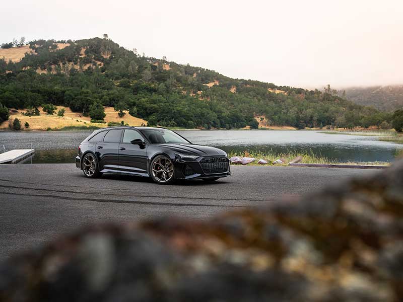 2024 Audi RS 6 Avant Performance near lake